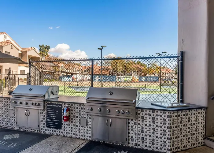 Snug 2br-pool, Yoga Rm, Gym, Cabanas, Bbq,prkng * Scottsdale
