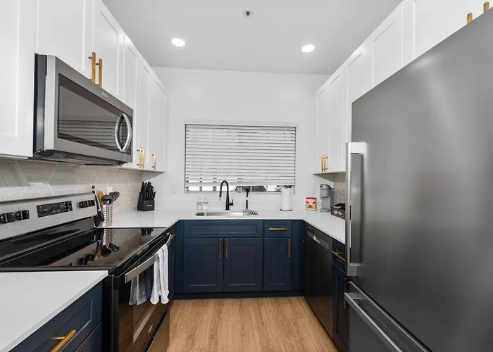 Snug 2br-pool, Yoga Rm, Gym, Cabanas, Bbq,prkng Apartment Scottsdale