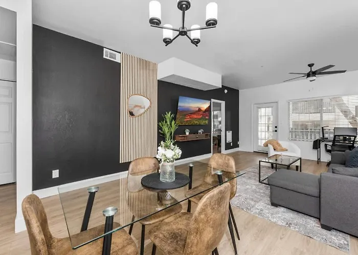 Apartment Snug 2br-pool, Yoga Rm, Gym, Cabanas, Bbq,prkng *