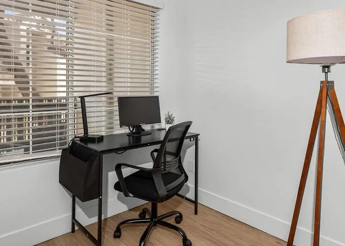 Snug 2br-pool, Yoga Rm, Gym, Cabanas, Bbq,prkng Apartment Scottsdale