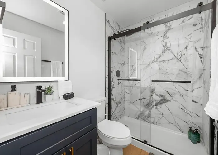Apartment Snug 2br-pool, Yoga Rm, Gym, Cabanas, Bbq,prkng *