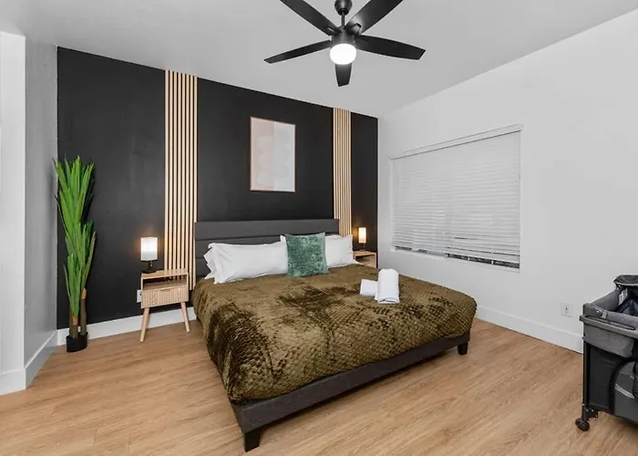Snug 2br-pool, Yoga Rm, Gym, Cabanas, Bbq,prkng *