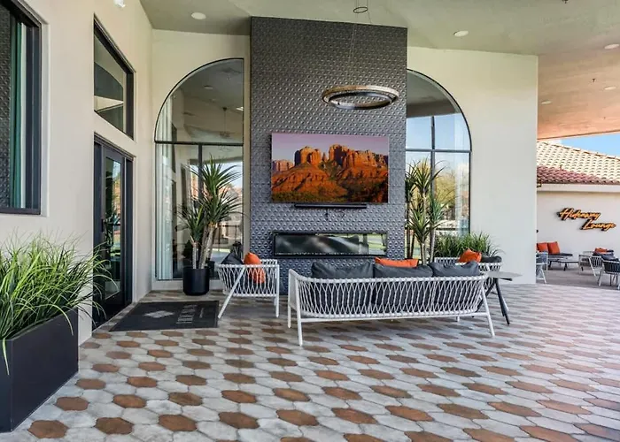 Snug 2br-pool, Yoga Rm, Gym, Cabanas, Bbq,prkng * Scottsdale